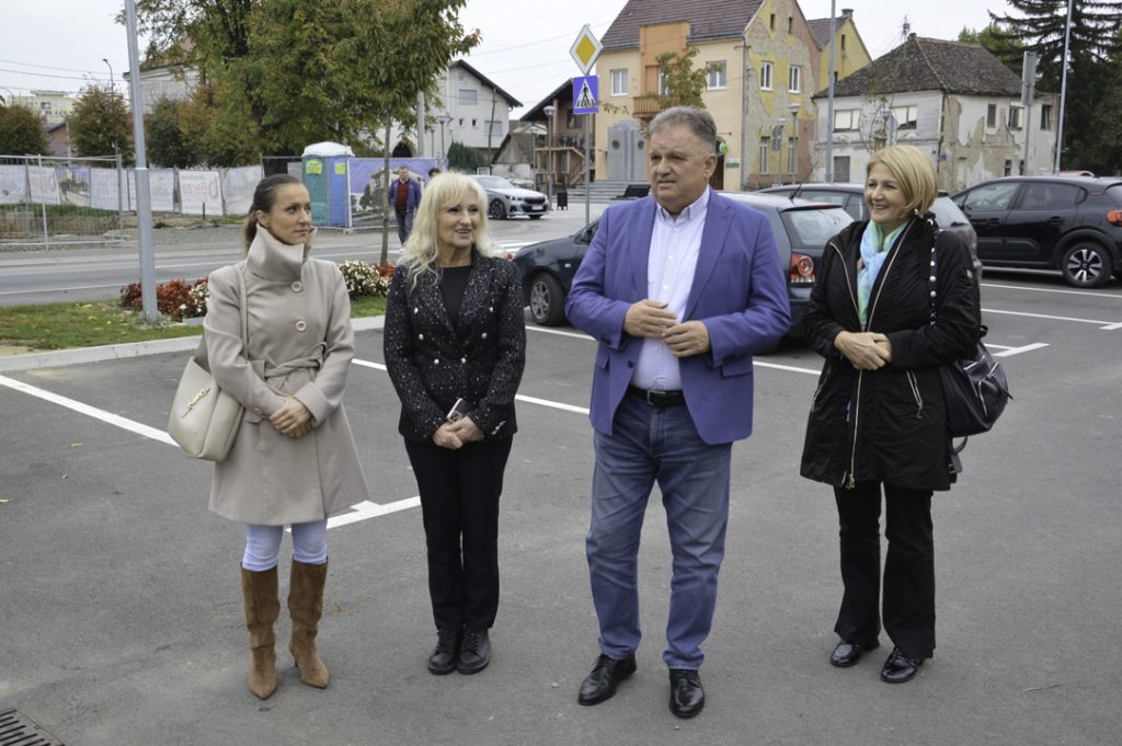 Sajam meda „Zdravomed“ po 21. put: Svega ima, od meda do medenjaka, medovače i rakije sa zlatom