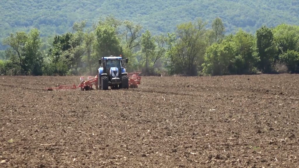 U toku pripreme za jesenju sjetvu