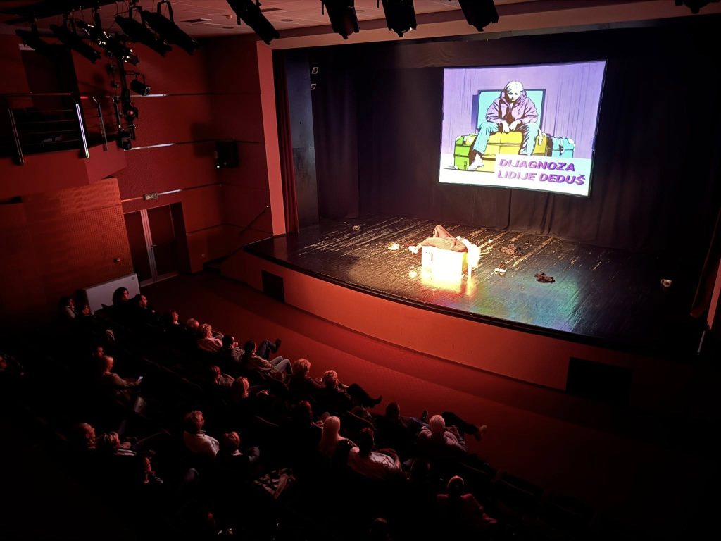 Pozorišna predstava “Ja se zovem lidija deduš” odigrana u Gradišci