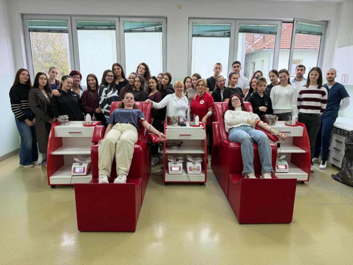 Gradiška: Više od 80 učenika darovali krv