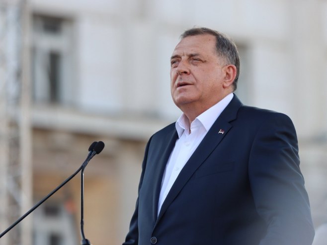 Dodik: Iduće godine povećanje studentskih stipendija za 50 odsto