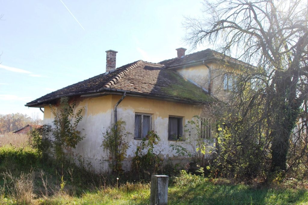 Lugarnica u Mašićima čuva uspomenu na znamenitu porodicu Đorđa Perovića, a nju ne čuva niko