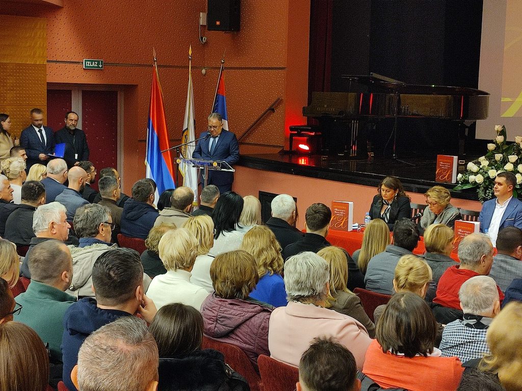 U toku predstavljanje „Antologije – 30 godina „Istine o Srbima“, 1995-2025“