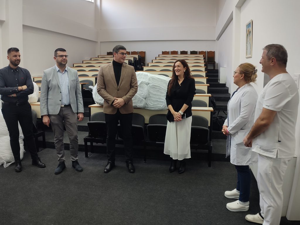 Opština Srbac donirala 4.000 KM za nabavku posteljine za porodilište Bolnice Gradiška