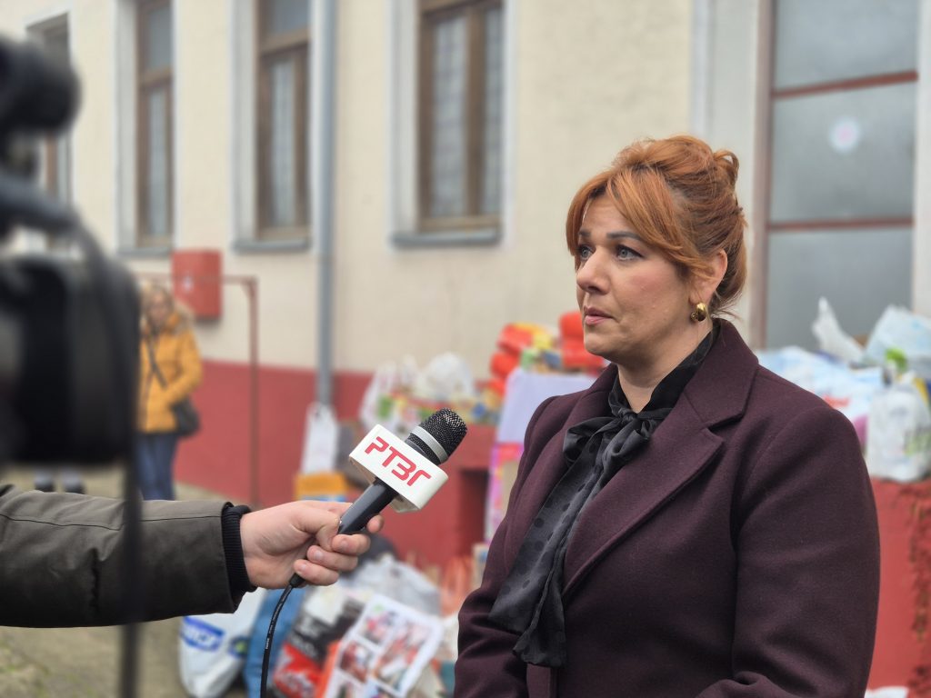 Pomoć Aktiva žena SNSD Gradiška u Nedjelji solidarnosti