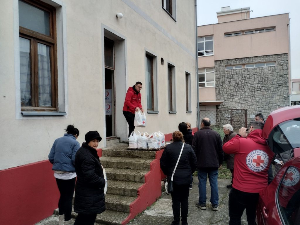 Gradiški Crveni krst obezbijedio pakete za lica sa invaliditetom
