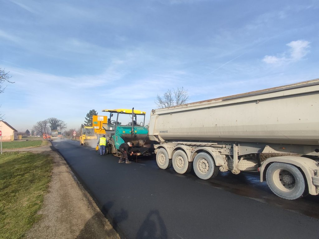 Savić: Asfaltiranje puta od Brestovačine do Nove Topole biće završeno za desetak dana