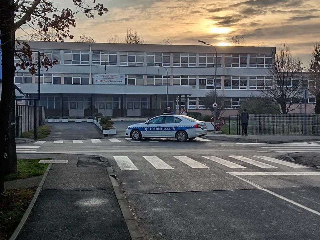 Dojava o bombi u više osnovnih škola u Gradišci