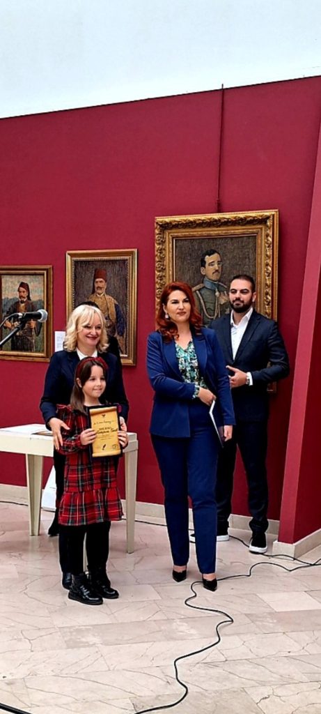 KatarinaČekić nagrađena na konkursu za najljepši ćirilični rukopis