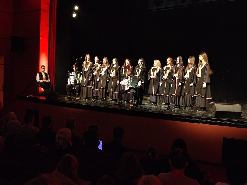 U Gradišci održan „Svetosavski sabor pjesme sa Kosova i Metohije“