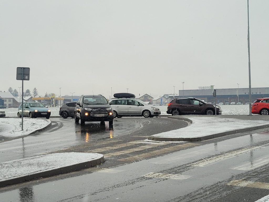 Grbić: Znatni gubici zbog neotvaranja novog graničnog prelaza Gradiška