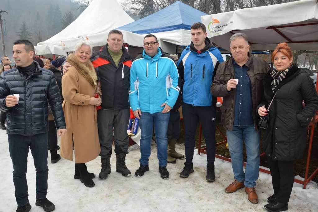 “Zima u Podgradcima” okupila oko 40 učesnika i brojne posjetioce