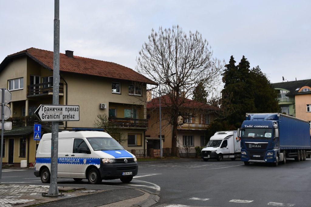 Nastavljena blokada teretnog saobraćaja na granici sa Hrvatskom