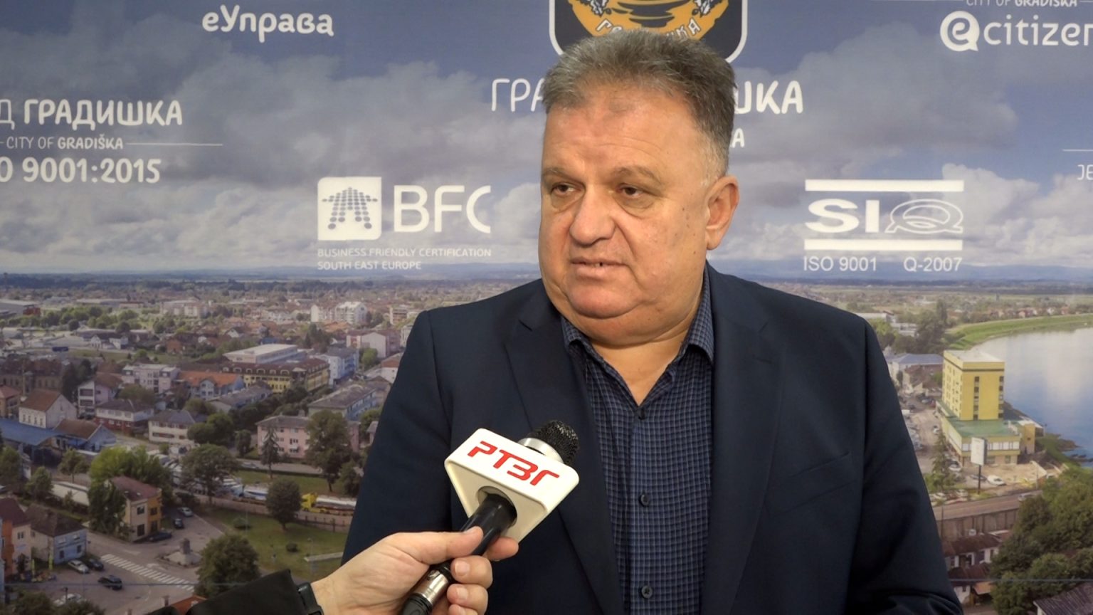 Adžić upozorava na apsurd blokade graničnog prelaza: Haos zbog jednog čovjeka