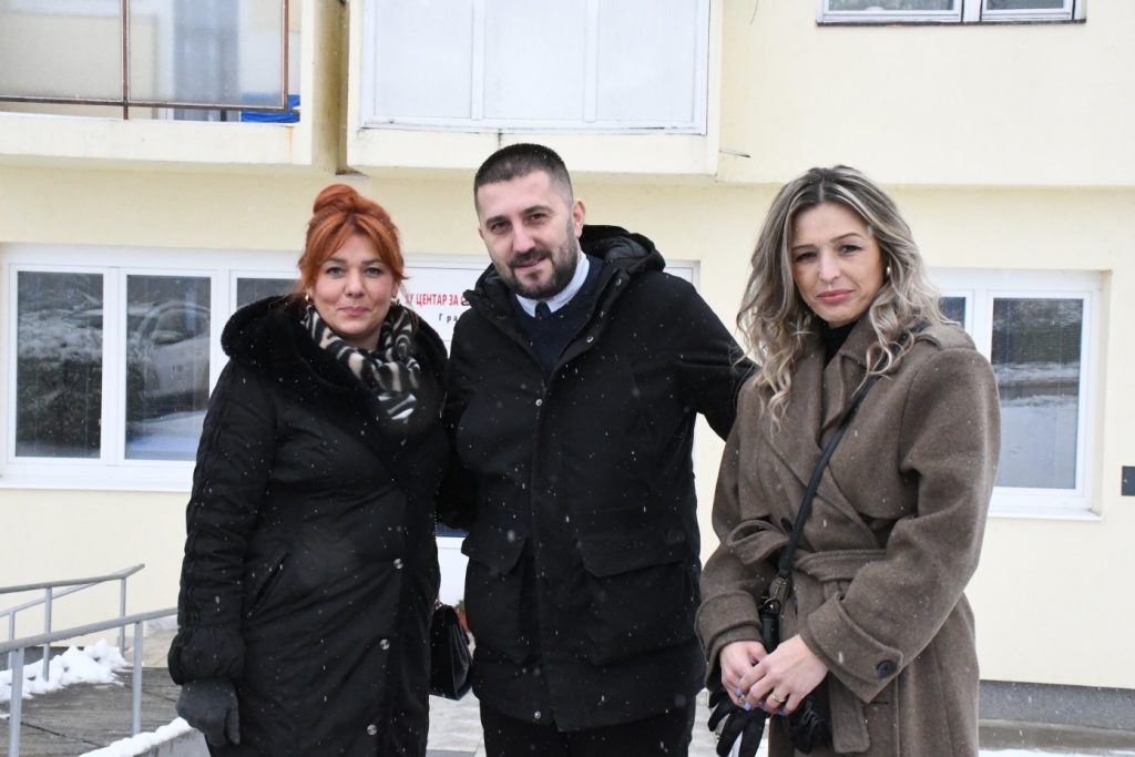 Uručene božićne pečenice i prehrmbeni paketi (FOTO)