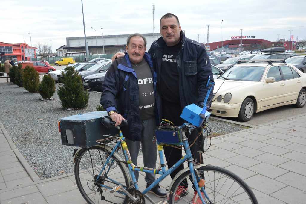 Majstor Boško vozi najneobičnije vozilo: Na biciklu elektronike kao u avionu