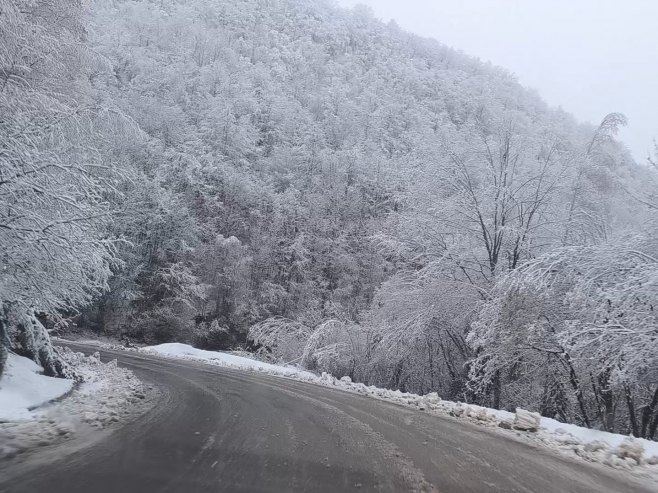 Snježne padavine zahvatile Hercegovinu