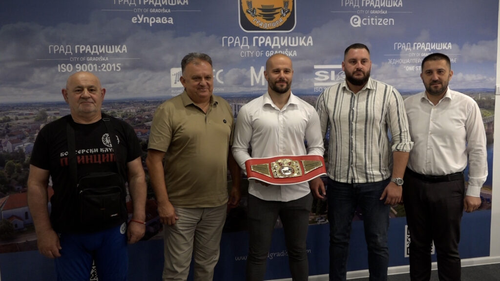 Gradska uprava upriličila prijem za osvajača UFB pojasa Kamenka Jurana